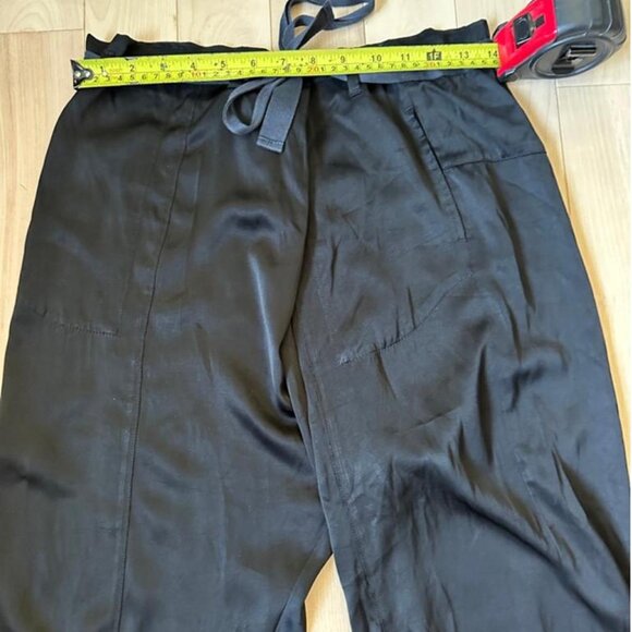 Elegant black balloon pants by Filippa K. - Picture 4 of 8